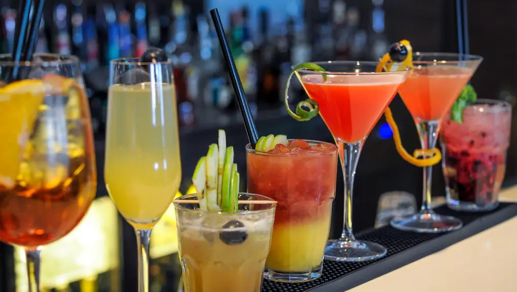 image of cocktails drinks on bar