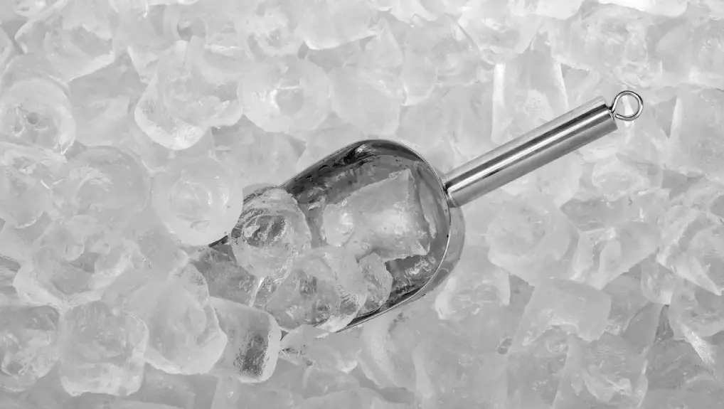 Image of a Ice scoop part of the Top-Rated Ice Tools for Professional Bartenders