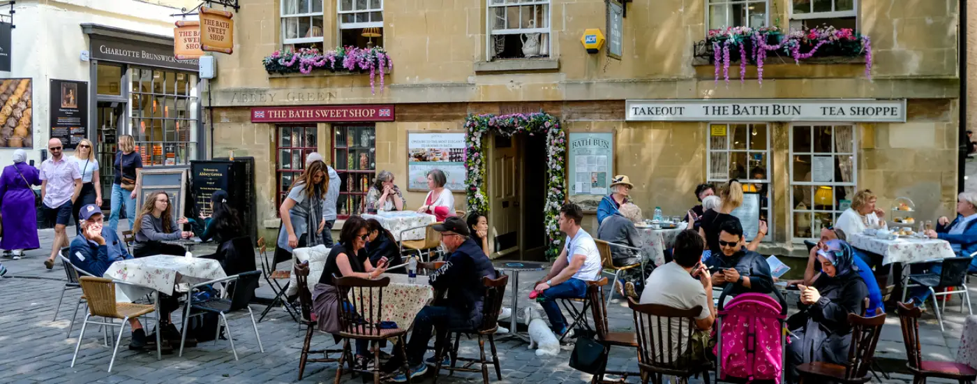 image of old school pub and restaurant