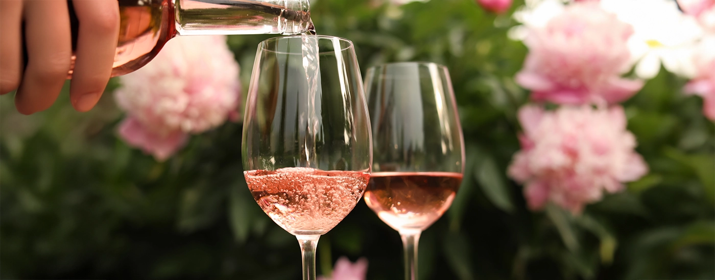 Wholesale Glassware for the Hospitality Industry: The Ultimate Buyer’s Guide