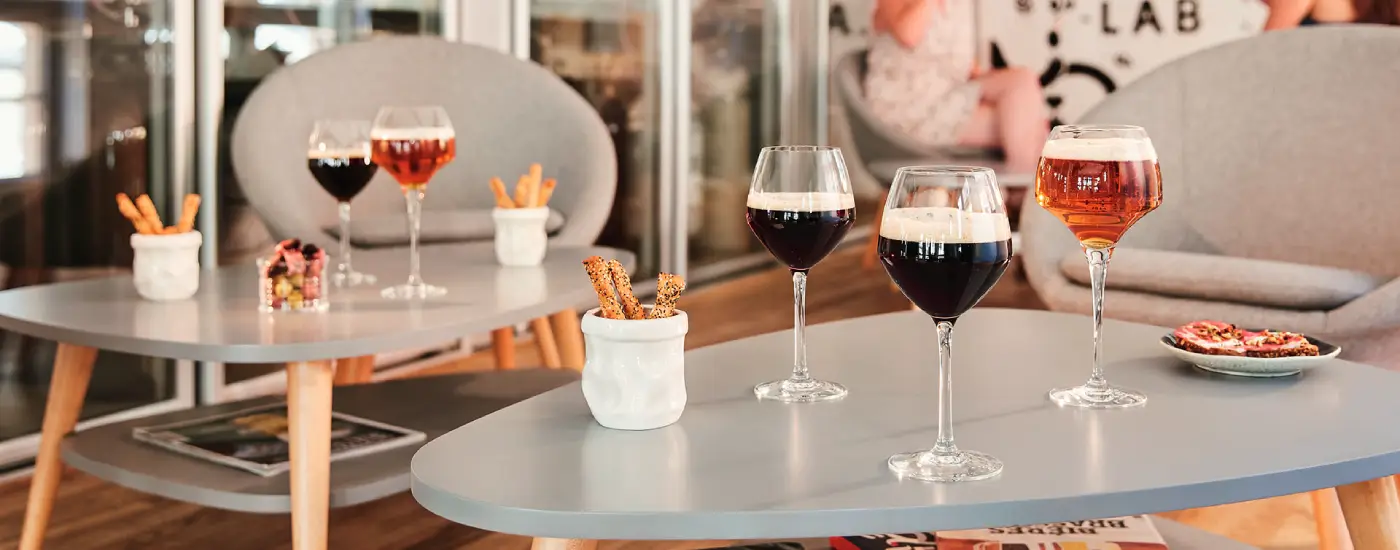 Choosing the Right Glassware: Types, Uses & Professional Tips